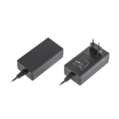 ราคาดี สีขาว / สีดํา พลังงาน Pd ทั่วไป 18w / 20w สําหรับการชาร์จเร็ว ออนไลน์